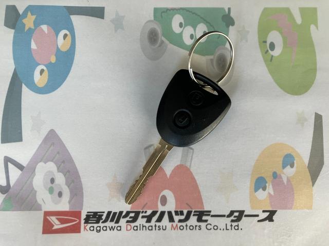 ハイゼットカーゴＤＸ　　キーレスエントリー／スマアシＡＭ／ＦＭラジオ　キーレスエントリー　スマアシ　アイドリングストップ　ハロゲンヘッドライト　オートライト　オートマチックハイビーム　取扱説明書　メンテナンスノート（香川県）の中古車