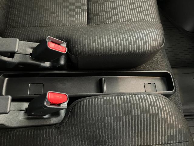 ハイゼットカーゴクルーズ　ナビ／ＥＴＣ／ドラレコワンオーナー　純正ナビ　純正ＥＴＣ　純正ドライブレコーダー　両側スライドドア　Ｂｌｕｅｔｏｏｔｈ接続　電動格納ミラー　間仕切カーテン　プッシュスタートボタン　木目調インテリアパネル　スマートキー（香川県）の中古車