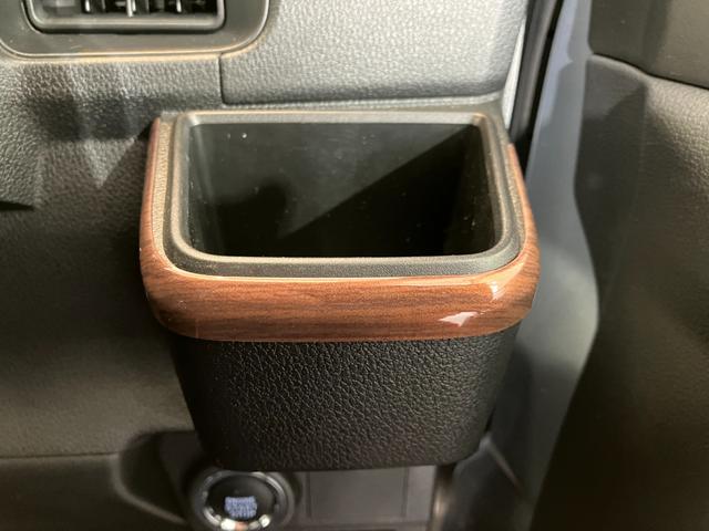 ハイゼットカーゴクルーズ　ナビ／ＥＴＣ／ドラレコワンオーナー　純正ナビ　純正ＥＴＣ　純正ドライブレコーダー　両側スライドドア　Ｂｌｕｅｔｏｏｔｈ接続　電動格納ミラー　間仕切カーテン　プッシュスタートボタン　木目調インテリアパネル　スマートキー（香川県）の中古車