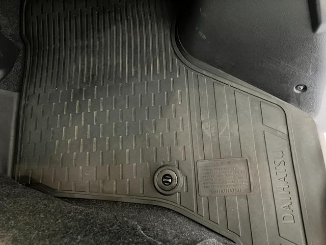 ハイゼットカーゴクルーズ　ナビ／ＥＴＣ／ドラレコワンオーナー　純正ナビ　純正ＥＴＣ　純正ドライブレコーダー　両側スライドドア　Ｂｌｕｅｔｏｏｔｈ接続　電動格納ミラー　間仕切カーテン　プッシュスタートボタン　木目調インテリアパネル　スマートキー（香川県）の中古車