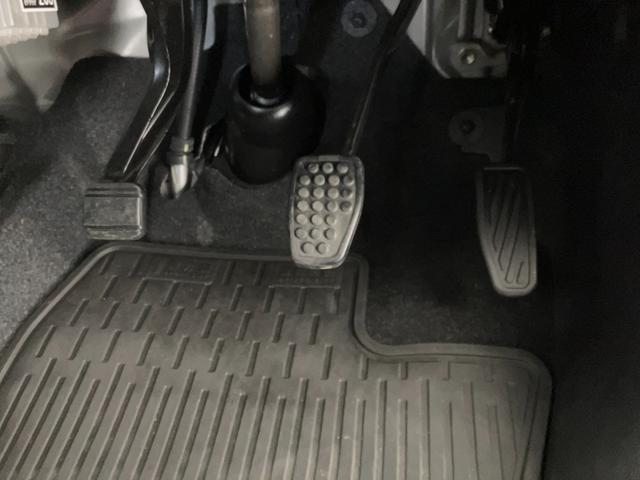 ハイゼットカーゴクルーズ　ナビ／ＥＴＣ／ドラレコワンオーナー　純正ナビ　純正ＥＴＣ　純正ドライブレコーダー　両側スライドドア　Ｂｌｕｅｔｏｏｔｈ接続　電動格納ミラー　間仕切カーテン　プッシュスタートボタン　木目調インテリアパネル　スマートキー（香川県）の中古車