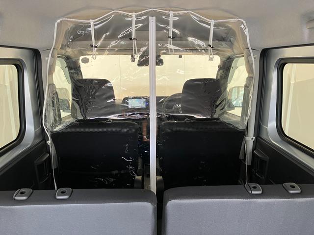 ハイゼットカーゴクルーズ　ナビ／ＥＴＣ／ドラレコワンオーナー　純正ナビ　純正ＥＴＣ　純正ドライブレコーダー　両側スライドドア　Ｂｌｕｅｔｏｏｔｈ接続　電動格納ミラー　間仕切カーテン　プッシュスタートボタン　木目調インテリアパネル　スマートキー（香川県）の中古車