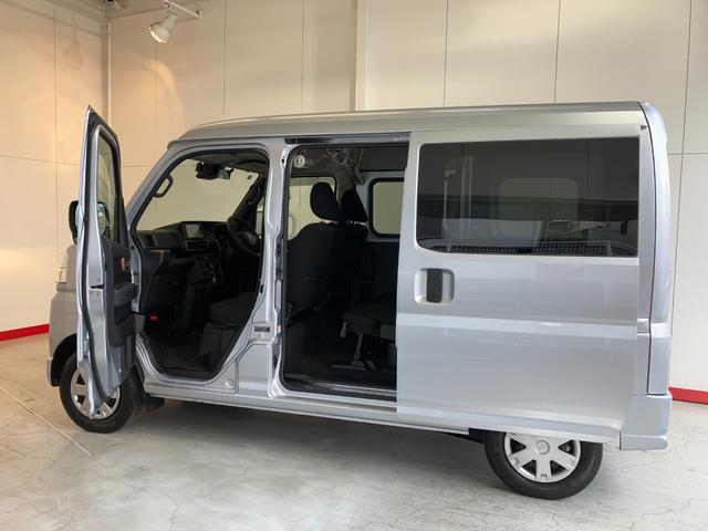 ハイゼットカーゴクルーズ　ナビ／ＥＴＣ／ドラレコワンオーナー　純正ナビ　純正ＥＴＣ　純正ドライブレコーダー　両側スライドドア　Ｂｌｕｅｔｏｏｔｈ接続　電動格納ミラー　間仕切カーテン　プッシュスタートボタン　木目調インテリアパネル　スマートキー（香川県）の中古車