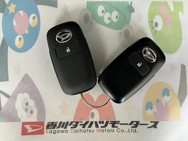 ハイゼットカーゴクルーズ　ナビ／ＥＴＣ／ドラレコワンオーナー　純正ナビ　純正ＥＴＣ　純正ドライブレコーダー　両側スライドドア　Ｂｌｕｅｔｏｏｔｈ接続　電動格納ミラー　間仕切カーテン　プッシュスタートボタン　木目調インテリアパネル　スマートキー（香川県）の中古車