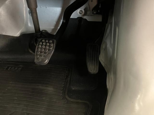 ハイゼットカーゴＤＸ　ルーフキャリア／キーレスエントリーワンオーナー　ＡＭ／ＦＭラジオ　ルーフキャリア　キーレスエントリー　両側スライドドア　ハロゲンヘッドライト　オートライト　取扱説明書　メンテナンスノート（香川県）の中古車