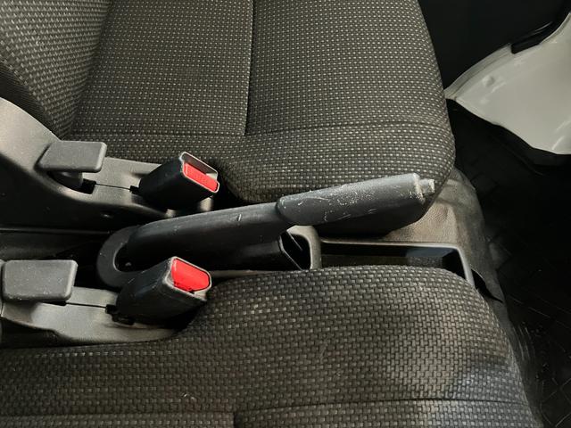 ハイゼットカーゴＤＸ　ルーフキャリア／キーレスエントリーワンオーナー　ルーフキャリア　キーレスエントリー　ＡＭ／ＦＭラジオ　アイドリングストップ　ハロゲンヘッドライト　オートライト　取扱説明書　メンテナンスノート（香川県）の中古車