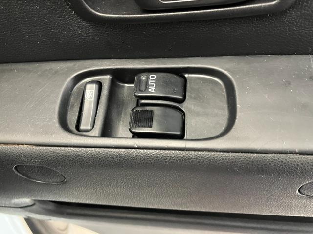 ハイゼットカーゴＤＸ　ルーフキャリア／キーレスエントリーワンオーナー　ルーフキャリア　キーレスエントリー　ＡＭ／ＦＭラジオ　アイドリングストップ　ハロゲンヘッドライト　オートライト　取扱説明書　メンテナンスノート（香川県）の中古車