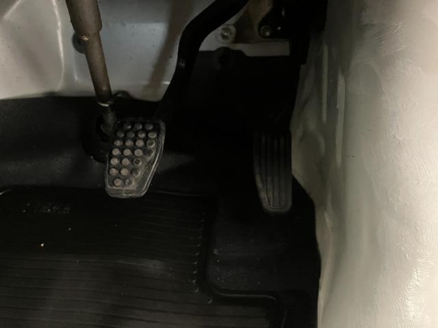 ハイゼットカーゴＤＸ　ルーフキャリア／キーレスエントリーワンオーナー　ルーフキャリア　キーレスエントリー　ＡＭ／ＦＭラジオ　アイドリングストップ　ハロゲンヘッドライト　オートライト　取扱説明書　メンテナンスノート（香川県）の中古車