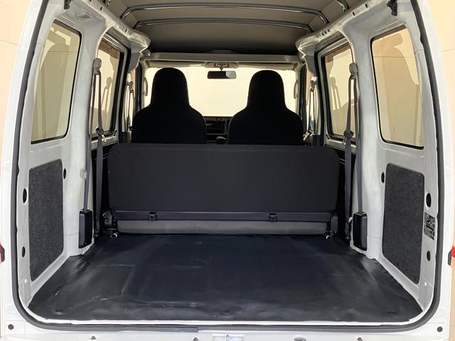 ハイゼットカーゴＤＸ　ルーフキャリア／キーレスエントリーワンオーナー　ルーフキャリア　キーレスエントリー　ＡＭ／ＦＭラジオ　アイドリングストップ　ハロゲンヘッドライト　オートライト　取扱説明書　メンテナンスノート（香川県）の中古車