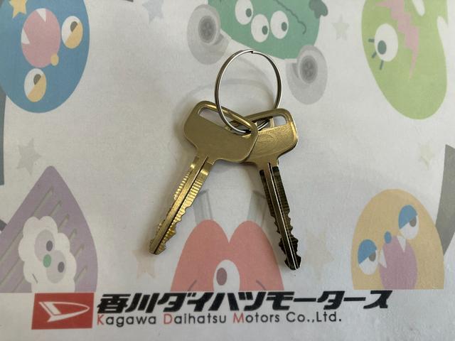 ハイゼットトラックスタンダード　ＭＴ／ＡＭ／ＦＭラジオワンオーナー　ＭＴ　ＡＭ／ＦＭラジオ　ハロゲンヘッドライト　オートライト　オートマチックハイビーム　取扱説明書　メンテナンスノート（香川県）の中古車