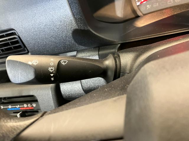 ハイゼットトラックスタンダード（スマアシ非装着車）　ＭＴ／ラジオワンオーナー　ＭＴ　ＡＭ／ＦＭラジオ　ハロゲンヘッドライト　オートライト　取扱説明書　メンテナンスノート（香川県）の中古車