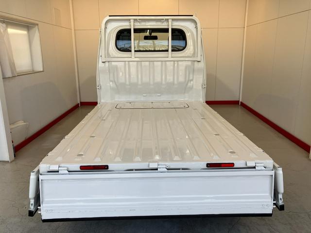 ハイゼットトラックスタンダード（スマアシ非装着車）　ＭＴ／ラジオワンオーナー　ＭＴ　ＡＭ／ＦＭラジオ　ハロゲンヘッドライト　オートライト　取扱説明書　メンテナンスノート（香川県）の中古車