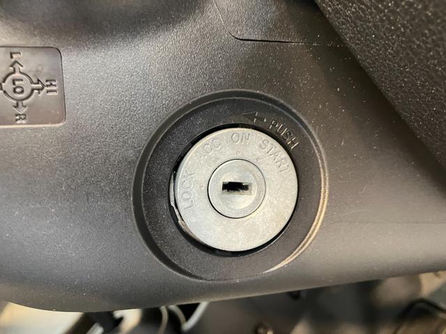 ハイゼットトラックスタンダード　ＣＶＴ　２ＷＤ　ラジオＣＶＴ　２ＷＤ　　ＡＭ／ＦＭラジオ　ハロゲンヘッドライト　オートライト　オートハイビーム　アイドリングストップ　ワンオーナー　スマアシ（香川県）の中古車