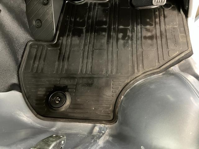 ハイゼットトラックジャンボＳＡIIIｔ純正ナビ　純正ＥＴＣ　社外ドライブレコーダー　社外バックカメラ　４ＷＤ　スマアシＩＩＩｔ　社外１２インチアルミホイール　キーレスエントリー　作業灯　ＬＥＤヘッドランプ　取扱説明書　メンテナンスノート（香川県）の中古車