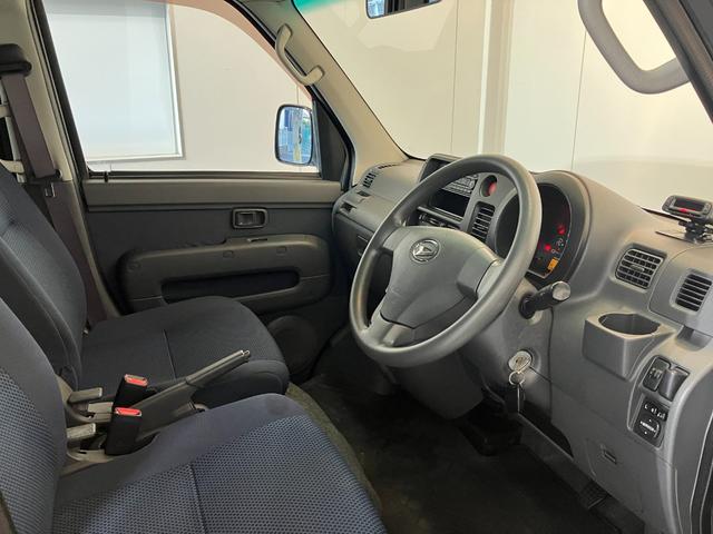 ハイゼットカーゴクルーズ　社外ＥＴＣ／両側スライドドアワンオーナー　社外ＥＴＣ　両側スライドドア　ハロゲンヘッドライト　ＡＭ／ＦＭラジオ　キーレスエントリー　電動格納ミラー　取扱説明書　メンテナンスノート（香川県）の中古車