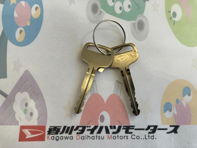 ハイゼットトラックスタンダード　ＡＭ／ＦＭラジオＡＭ／ＦＭラジオ　ハロゲンヘッドライト　オートライト　オートマチックハイビーム　取扱説明書　メンテナンスノート（香川県）の中古車