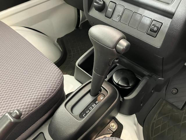 ハイゼットトラックスタンダードワンオーナー　社外ナビ　バックモニター　４ＷＤ　ハロゲンヘッドライト　ラバーマット　可動式灰皿　取扱説明書　メンテナンスノート（香川県）の中古車