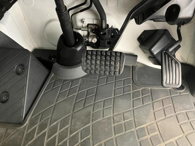ハイゼットトラックスタンダードワンオーナー　社外ナビ　バックモニター　４ＷＤ　ハロゲンヘッドライト　ラバーマット　可動式灰皿　取扱説明書　メンテナンスノート（香川県）の中古車
