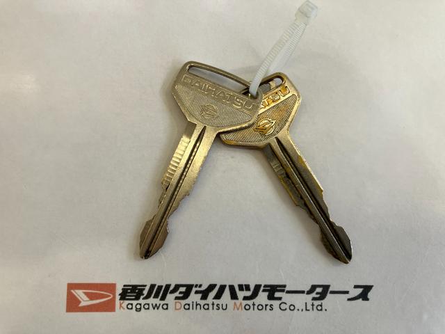 ハイゼットトラックスタンダードワンオーナー　社外ナビ　バックモニター　４ＷＤ　ハロゲンヘッドライト　ラバーマット　可動式灰皿　取扱説明書　メンテナンスノート（香川県）の中古車