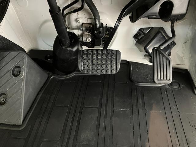 ハイゼットトラックスタンダードＳＡIIIｔワンオーナー　４ＷＤ　ＣＤレシーバー　スマアシＩＩＩｔ　ゴムマット　バイザー　取扱説明書　メンテナンスノート（香川県）の中古車