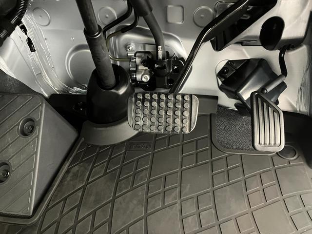 ハイゼットトラックスタンダード　ＡＭ／ＦＭラジオ／ハロゲンヘッドライトワンオーナー　ＡＭ／ＦＭラジオ　スマアシ　ハロゲンヘッドライト　オートライト　オートマチックハイビーム　取扱説明書　メンテナンスノート（香川県）の中古車