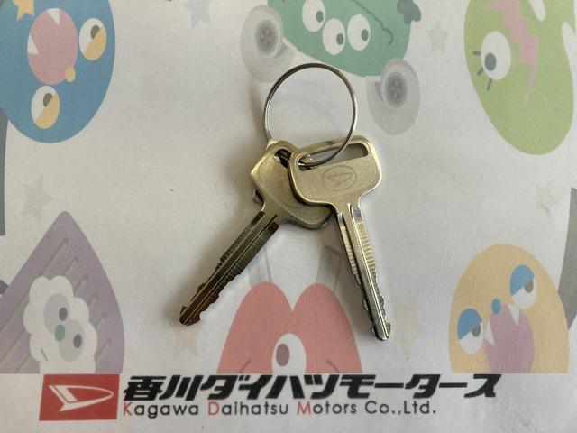 ハイゼットトラックスタンダード　ＭＴ／ＡＭ／ＦＭラジオワンオーナー　ＭＴ　ＡＭ／ＦＭラジオ　ハロゲンヘッドライト　オートライト　オートマチックハイビーム　取扱説明書　メンテナンスノート（香川県）の中古車