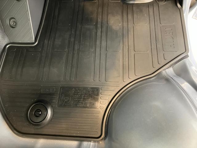 ハイゼットトラックスタンダード　ＣＶＴ　２ＷＤ　ラジオＣＶＴ　２ＷＤ　ＡＭ／ＦＭラジオ　ラバーマット　ロングバイザー　ワンオーナー　アイドリングストップ　ハロゲンヘッドライト　オートライト　オートハイビーム　スマアシ（香川県）の中古車