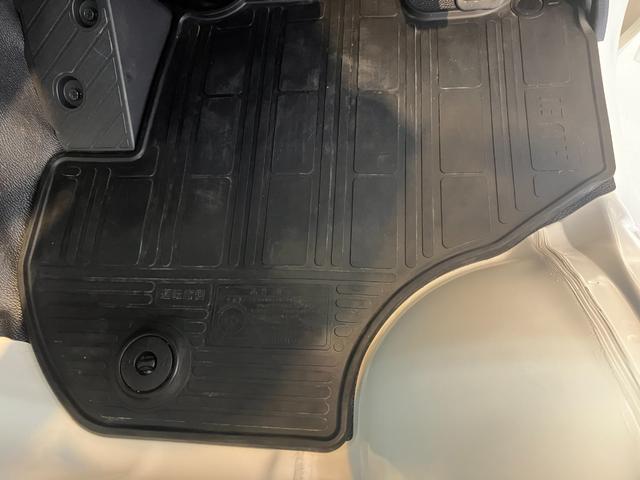 ハイゼットトラックスタンダード CVT 2WD ラジオCVT 2WD ワンオーナー AM/FMラジオ ハロゲンヘッドライト オートライト オートハイビーム アイドリングストップ ラバーマット スマアシ(香川県)の中古車