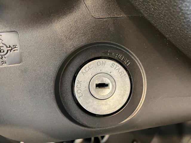 ハイゼットトラックスタンダード　ＣＶＴ　２ＷＤ　ラジオＣＶＴ　２ＷＤ　ワンオーナー　ＡＭ／ＦＭラジオ　ラバーマット　ハロゲンヘッドライト　オートライト　オートハイビーム　アイドリングストップ　スマアシ（香川県）の中古車
