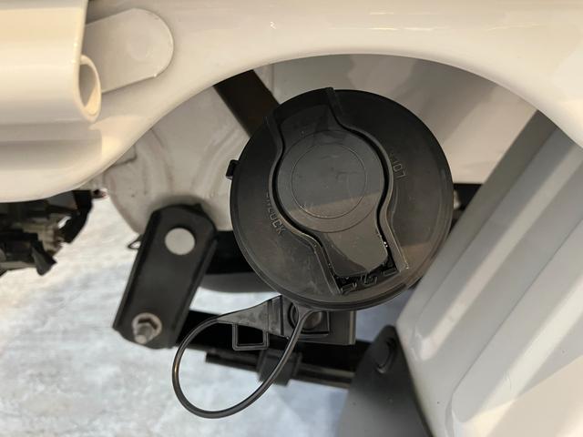 ハイゼットトラックスタンダード　ＣＶＴ　２ＷＤ　ラジオＣＶＴ　２ＷＤ　ワンオーナー　ＡＭ／ＦＭラジオ　ラバーマット　ハロゲンヘッドライト　オートライト　オートハイビーム　アイドリングストップ　スマアシ（香川県）の中古車