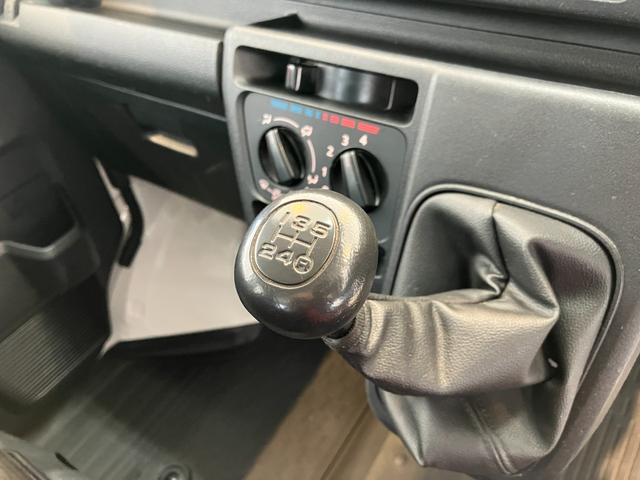 ハイゼットカーゴＤＸ　ＭＴ　２ＷＤ　ラジオＭＴ　２ＷＤ　両側スライドドア　ワンオーナー　キーレスエントリー　ＡＭ／ＦＭラジオ　ハロゲンヘッドライト　オートライト　オートハイビーム（香川県）の中古車