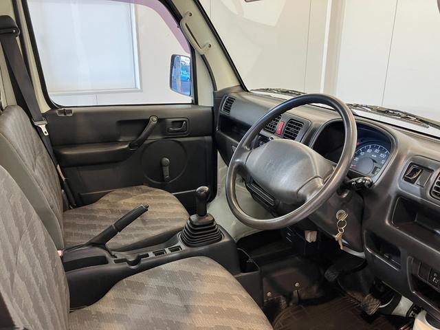 キャリイトラックKCエアコン・パワステ MT/AM/FMラジオワンオーナー MT AM/FMラジオ ハロゲンヘッドライト エアコン パワステ 取扱説明書 メンテナンスノート(香川県)の中古車