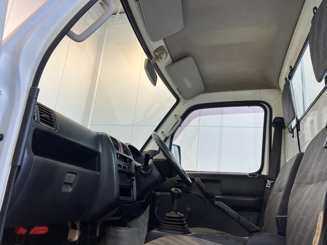 キャリイトラックKCエアコン・パワステ MT/AM/FMラジオワンオーナー MT AM/FMラジオ ハロゲンヘッドライト エアコン パワステ 取扱説明書 メンテナンスノート(香川県)の中古車