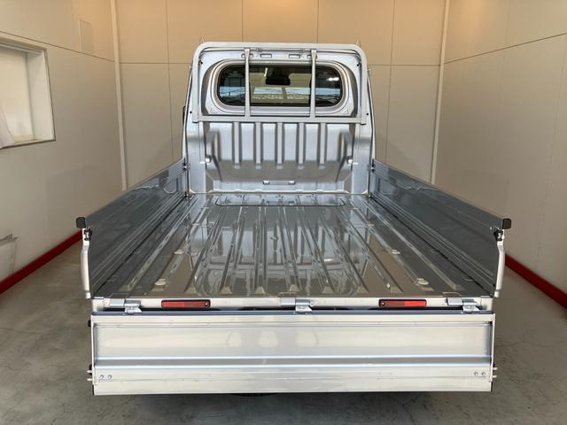 ハイゼットトラックスタンダード　ＭＴ　２ＷＤ　ラジオＭＴ　２ＷＤ　ＡＭ／ＦＭラジオ　ワンオーナー　ハロゲンヘッドライト　オートライト　オートハイビーム　アイドリングストップ　ロングバイザー　ラバーマット（香川県）の中古車