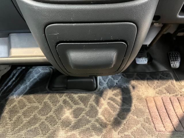 ハイゼットカーゴスペシャル　ＭＴ　２ＷＤ　ラジオＭＴ　２ＷＤ　ＡＭ／ＦＭラジオ　ハロゲンヘッドライト　両側スライドドア　取扱説明書　メンテナンスノート（香川県）の中古車