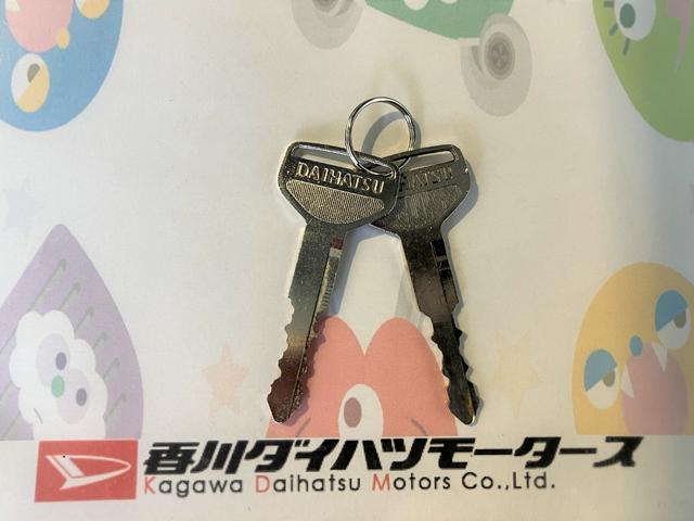 ハイゼットカーゴスペシャル　ＭＴ　２ＷＤ　ラジオＭＴ　２ＷＤ　ＡＭ／ＦＭラジオ　ハロゲンヘッドライト　両側スライドドア　取扱説明書　メンテナンスノート（香川県）の中古車