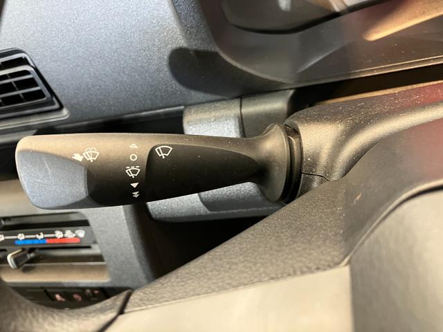 ハイゼットトラックスタンダード　ＭＴ／ＡＭ／ＦＭラジオＭＴ　ＡＭ／ＦＭラジオ　ハロゲンヘッドライト　オートライト　オートマチックハイビーム　ゴムマット　バイザー　スマアシ　取扱説明書　メンテナンスノート（香川県）の中古車