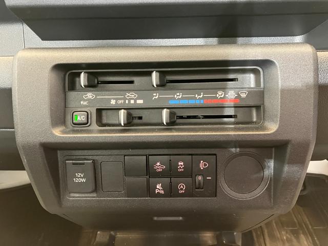 ハイゼットトラックスタンダード　ＭＴ／ＡＭ／ＦＭラジオＭＴ　ＡＭ／ＦＭラジオ　ハロゲンヘッドライト　オートライト　オートマチックハイビーム　ゴムマット　バイザー　スマアシ　取扱説明書　メンテナンスノート（香川県）の中古車