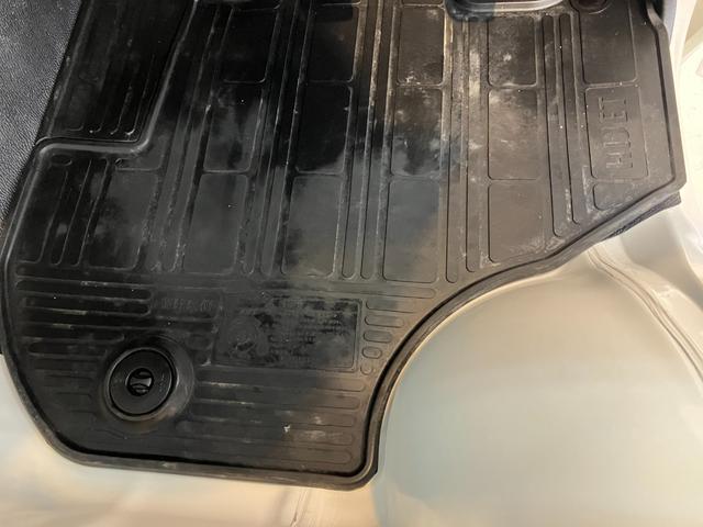ハイゼットトラックスタンダード　ＭＴ／ＡＭ／ＦＭラジオＭＴ　ＡＭ／ＦＭラジオ　ハロゲンヘッドライト　オートライト　オートマチックハイビーム　ゴムマット　バイザー　スマアシ　取扱説明書　メンテナンスノート（香川県）の中古車