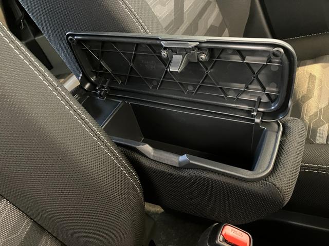 タフトＧ　ダーククロムベンチャーワンオーナー　スマートキー　バックモニター対応カメラ　オーディオレス　運転席・助手席シートヒーター　電動パーキングブレーキ　オートブレーキホールド　ＡＣＣ　ＬＥＤヘッドランプ　サイドエアバッグ（香川県）の中古車