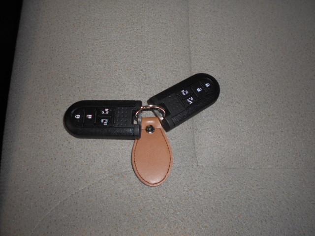 ムーヴキャンバスＸメイクアップリミテッド　ＳＡ３　４ＷＤ　純正ナビ　ドラレコ２０１９年モデル　ダイハツ純正８インチメモリーナビ　ドライブレコーダー　パノラマモニター　装着車（福井県）の中古車