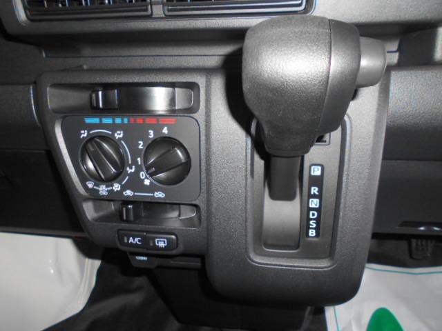 ハイゼットカーゴデラックス　４ＷＤ届出済未走行車（福井県）の中古車