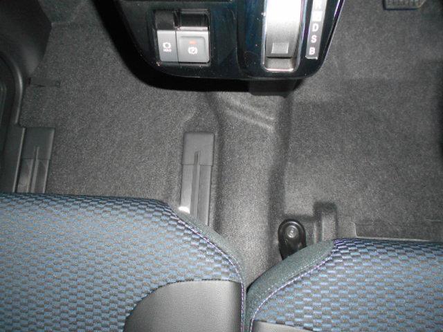 タントカスタムＸ　４ＷＤ登録済未走行車（福井県）の中古車