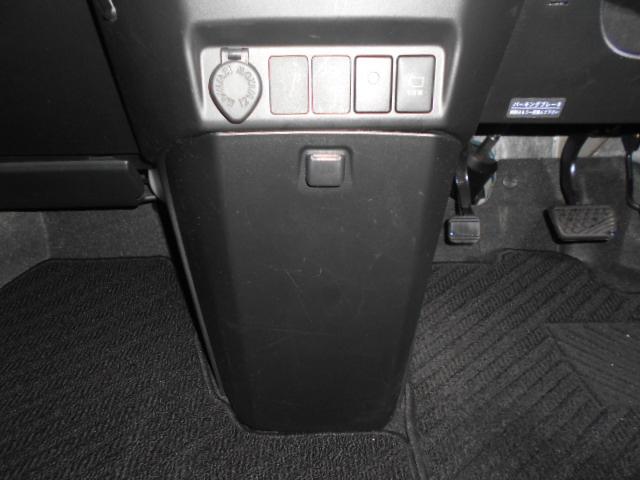 トールＧ　ＳＡ２　９インチナビ　ドラレコ　パノラマモニター装着ダイハツ純正９インチメモリーナビ　ドライブレコーダー　パノラマモニター　ＴＶコントロールキット　装着車　ノーマルタイヤ４本新品（福井県）の中古車