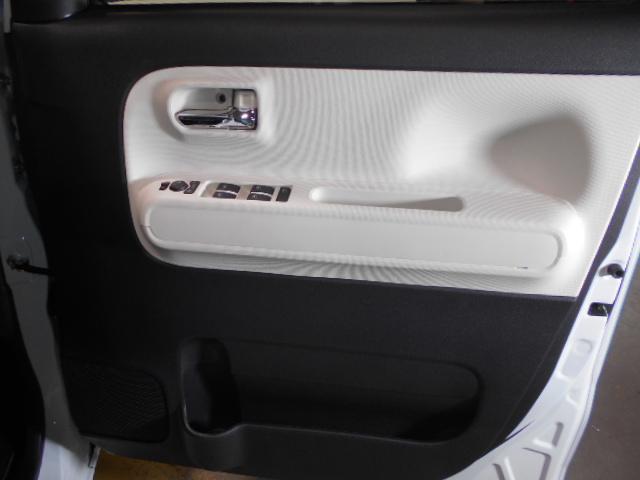 ムーヴキャンバスストライプスＧ　１０インチナビ　ドラレコ装着２０２３年モデル　ダイハツ純正１０インチスタイリッシュメモリーナビ　ドライブレコーダー　パノラマモニター　装着車（福井県）の中古車