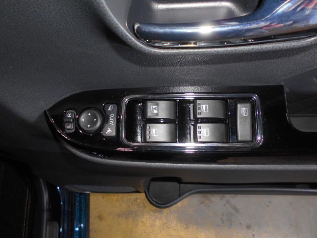 タントカスタムＸ　４ＷＤ　純正ナビ　ドラレコ　パノラマモニター装着２０２２年モデル　ダイハツ純正９インチメモリーナビ　ドライブレコーダー　パノラマモニター　ＴＶコントロールキット　ノーマルタイヤ４本新品（福井県）の中古車