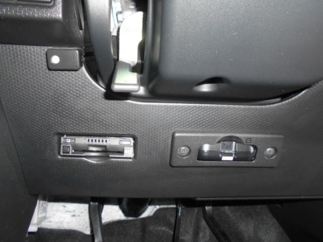 タントカスタムＸ　４ＷＤ　純正ナビ　ドラレコ　パノラマモニター装着２０２２年モデル　ダイハツ純正９インチメモリーナビ　ドライブレコーダー　パノラマモニター　ＴＶコントロールキット　ノーマルタイヤ４本新品（福井県）の中古車