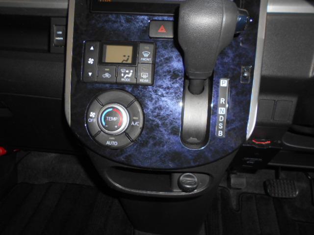 タントカスタムＸ　トップエディションＳＡ３　４ＷＤ　純正ナビ装着２０１７年モデル　ダイハツ純正８インチハイエンドナビ　バックモニター　ドライブレコーダー（社外品）　装着車（福井県）の中古車