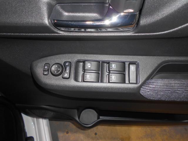 ムーヴG 4WD 10インチナビ ドラレコ パノラマモニター装着2025年モデル ダイハツ純正10インチスタイリッシュメモリーナビ ドライブレコーダー パノラマモニター 装着車(福井県)の中古車