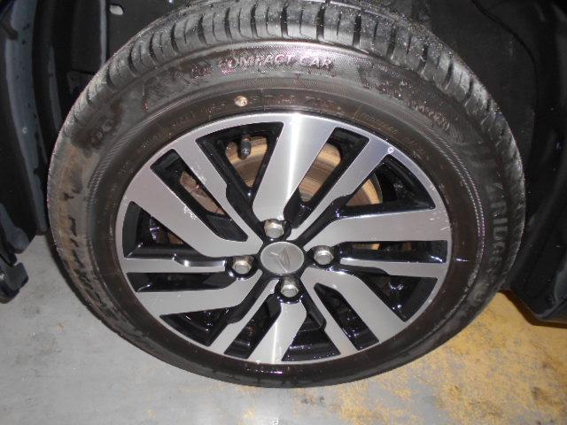 トールカスタムＧ　ＳＡ２　４ＷＤ　純正ナビ　パノラマモニター装着ダイハツ純正９インチメモリーナビ　パノラマモニター　ＴＶコントロールキット　装着車（福井県）の中古車